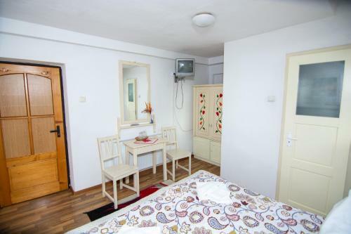 Hostal Pension Csom�d