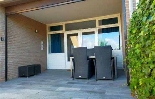 Stunning Home In Bruinisse With Wifi And 2 Bedrooms