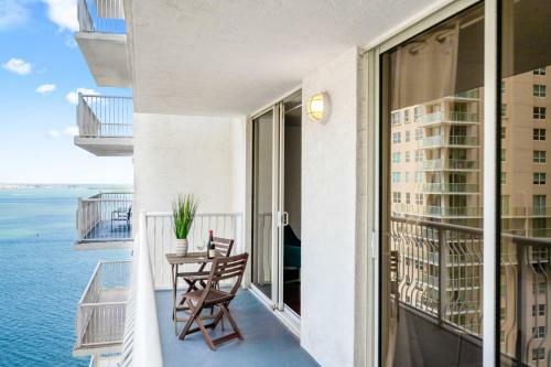 Amazing Condo With Free Parking In Brickell Miami