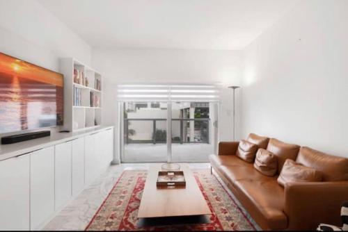 Luxury Quiet 2 Br Midtown With Free Parking