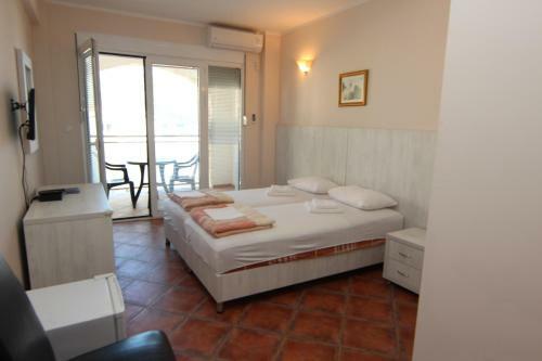 Mila & Aleksandr Apartments