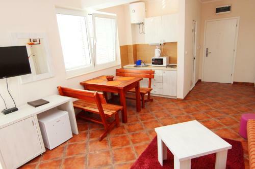 Mila & Aleksandr Apartments