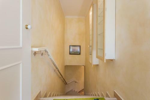 T2 Tennis Apartment