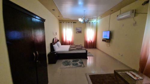 Kings Empire Hotel Sl