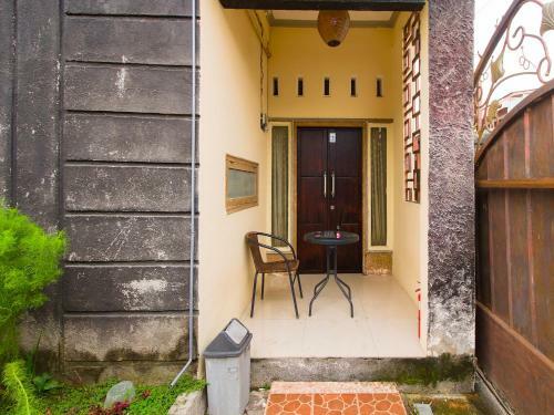 Hotel Oyo 90852 Madani Guesthouse
