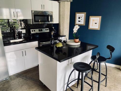 Apartamento The Midnight Loft By Bobou Design (King Suite)