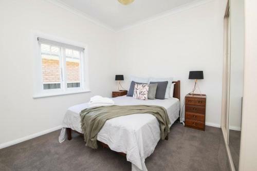 Bindi Cottage, Spacious & Unique, Opposite Pool