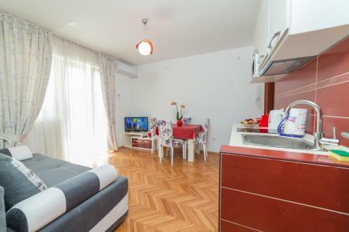 Apartments Elena