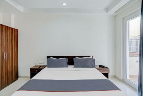 Hotel Jmd Nirvana Stays Inn