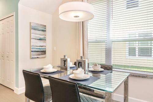 Villa Stunning 3 Bedroom Townhome