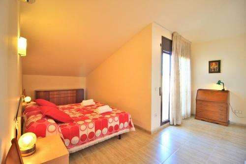 Apartamento Al24 D�plex 300 M Playa Fenals, Costa Brava