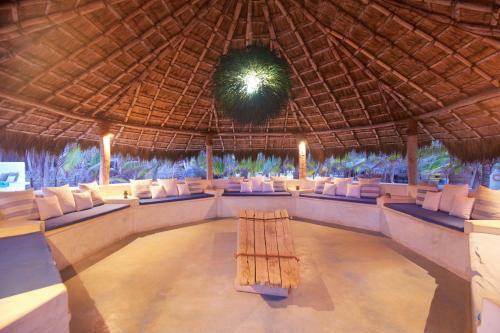 Hotel Dolphin Beach