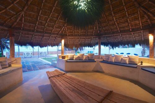 Hotel Dolphin Beach