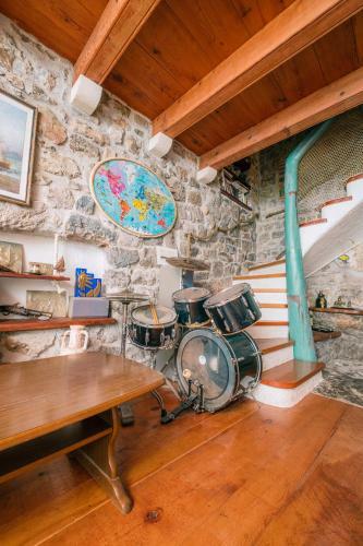 Authentic Boka House With Artistic Soul