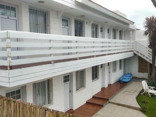 Albergue Acantilados Surf Ranch