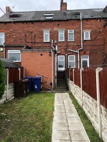 5/6 Bed House Barnsley Centre