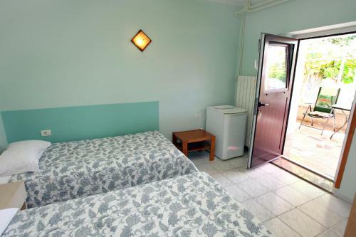 Dino Room Apartments
