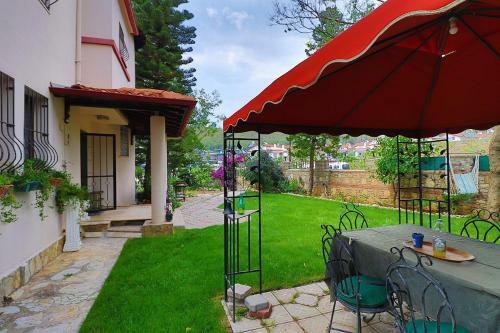 Villa Simba - Near Calis Beach With Garden & Pool