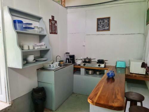 Laville Budged Room With Shared Bathroom