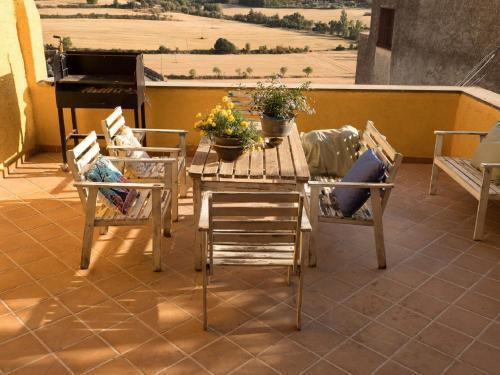 Majestic Holiday Home In Benabarre With Balcony