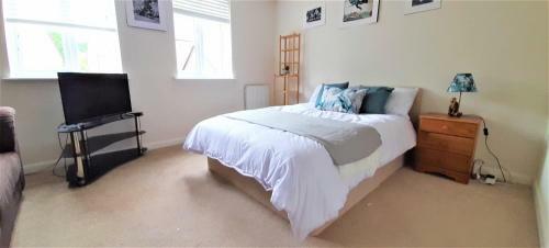 Apartamento Modern 4 Bed House Sleeps - Free Parking