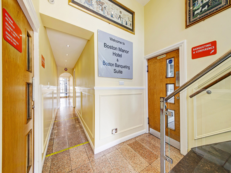 Boston Manor Hotel