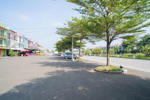 Hotel Reddoorz @ Aralia Harapan Indah