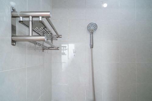 Hotel Reddoorz @ Aralia Harapan Indah