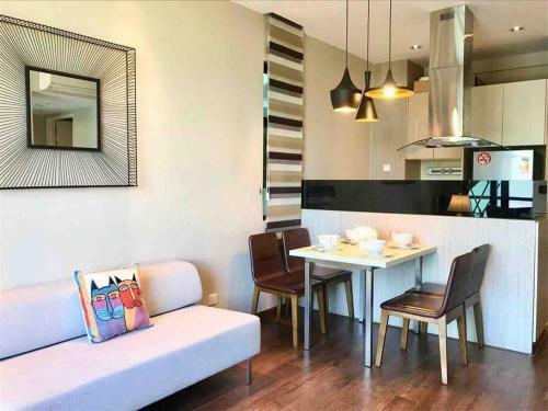 Apartamento Riverson - 2br - King Bed - Sunset Golf View