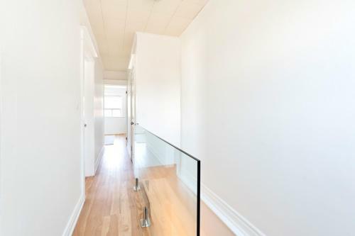 Bright 3br Townhouse In York W Private Deck & Parking