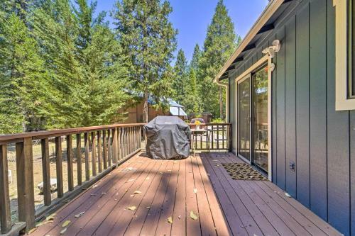 Cozy Cottage With Kayaks And Deck, Walk To Lake!