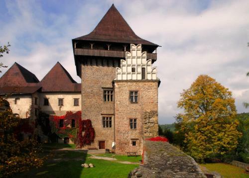 Hostal Penzion A Hostinec U ?esk� Koruny