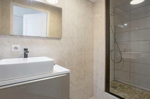 Nice Apartment With Terrace And Parking Space - Bayonne - Welkeys