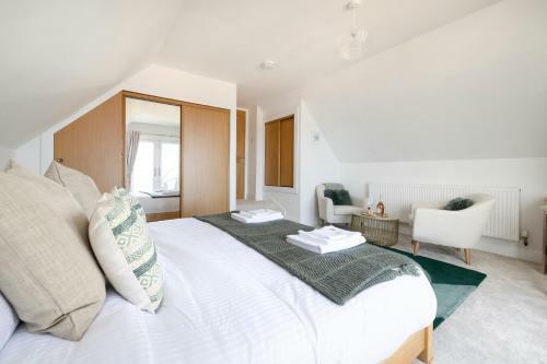Altido Aurora House: Hot Tub & Sea View