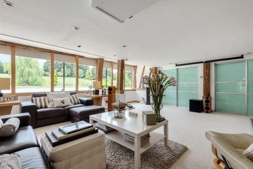 Beautiful Luxury Barn Conversion Rural Canterbury 3 Bed
