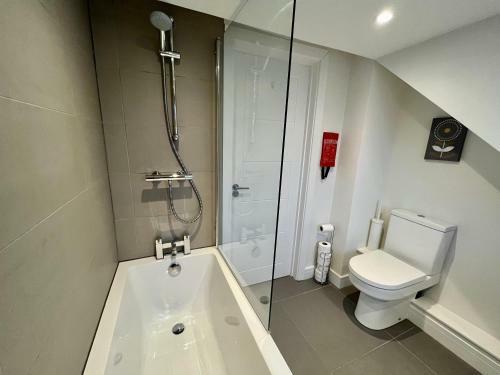 Modern And Bright 1 Bedroom House