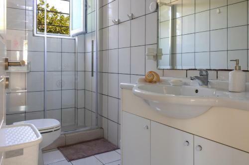 Villa Serenity @sounio-close To The Beach!