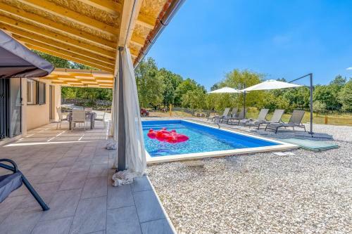 Holiday House Krase With Private Pool
