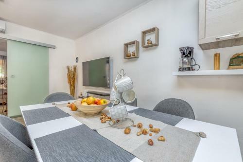 Holiday House Krase With Private Pool