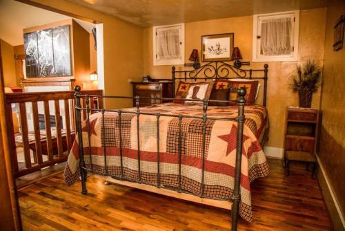 1 Bedroom Suite With Fireplace And Jacuzzi Tub