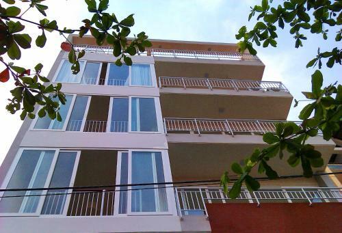 Sunrise Apartments