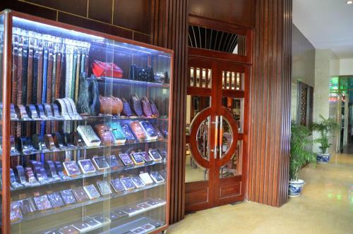 Phu Tho Hotel
