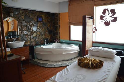 Phu Tho Hotel