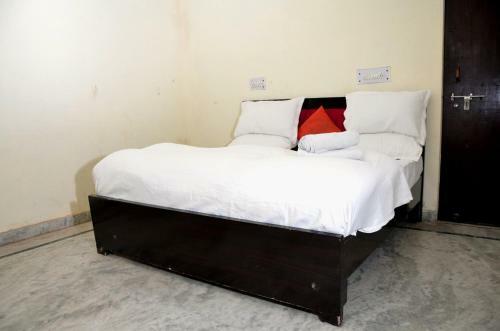 Oyo 90777 Hotel Neelkanth