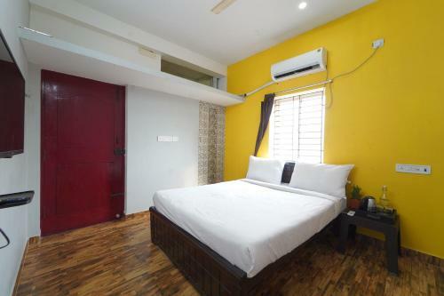 Hotel Maahi Stays