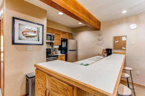 Hotel Snowmass Escape