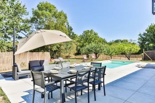 Tr�s Jolie Maison Familiale Avec Piscine