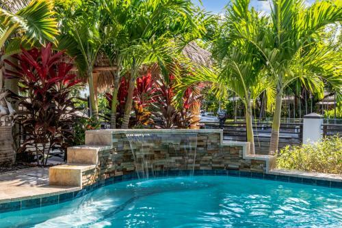 Waterfront - Luxury Villa W Heated Saltwater Pool