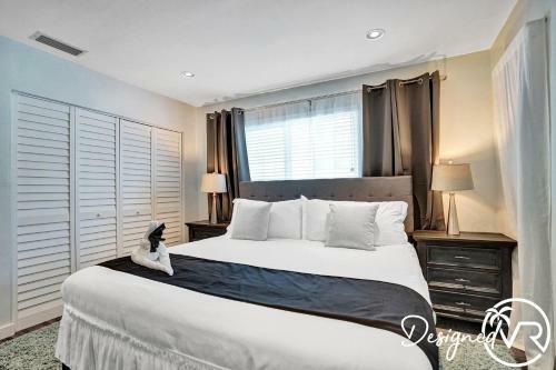 Modern 5br With Private Heated Pool
