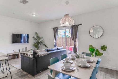 Amazing Townhouse 15 Minutes From The Beach